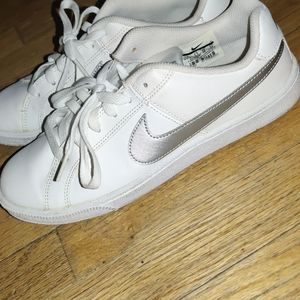 Nike Court Royale White Size 8